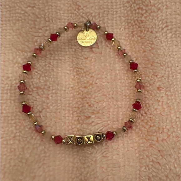 Little Word Project Confidence and XOXO bracelets - Picture 3 of 5